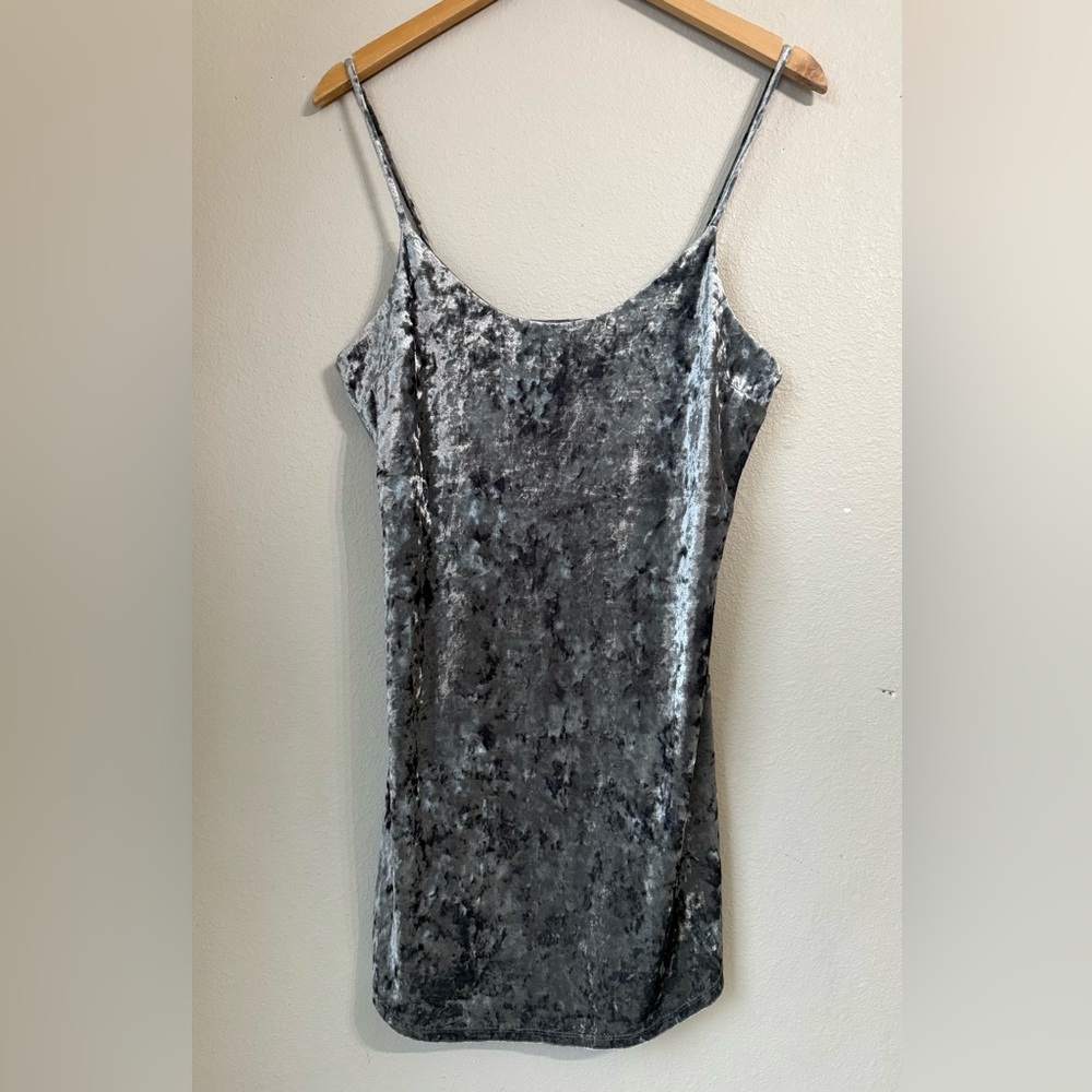 Forever 21 Silver Crushed Velvet Mini Dress Women’s Size Large Spaghetti Strap